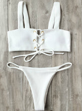 Bikini de cintura baja con textura acanalada y cordones